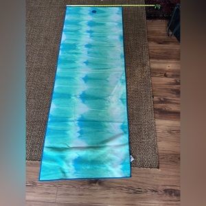 Mandela Yogitoes hot yoga mat